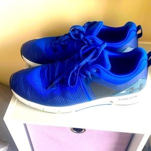 Men’s UnderArmour athletic sneakers